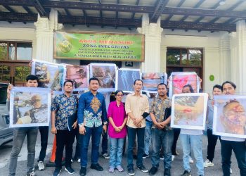 Korban didampingi pendukung dan penasehat hukumnya, Paul J J Tambunan, mengucapkan terimakasih atas vonis yang diberikan hakim